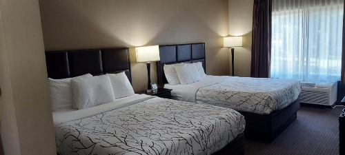 Parkwood Inn & Suites image 11