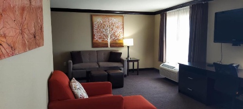 Parkwood Inn & Suites image 7